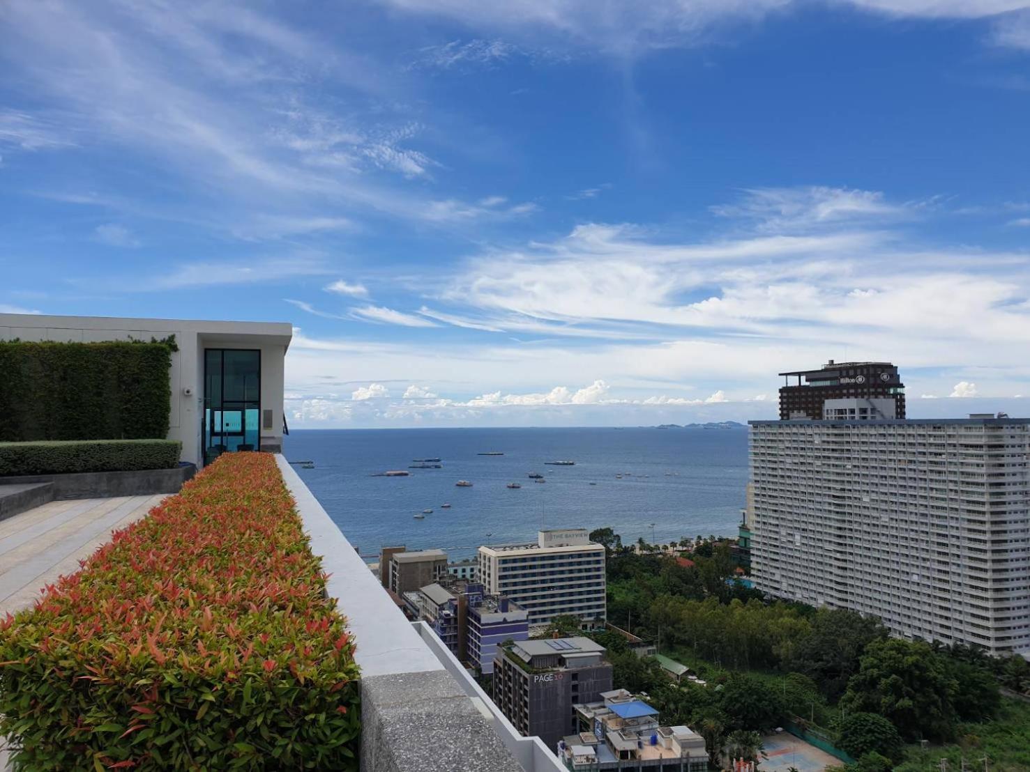 The Base Central Pattaya Quiet Room With Infinity Pool & Free Netflix ภายนอก รูปภาพ