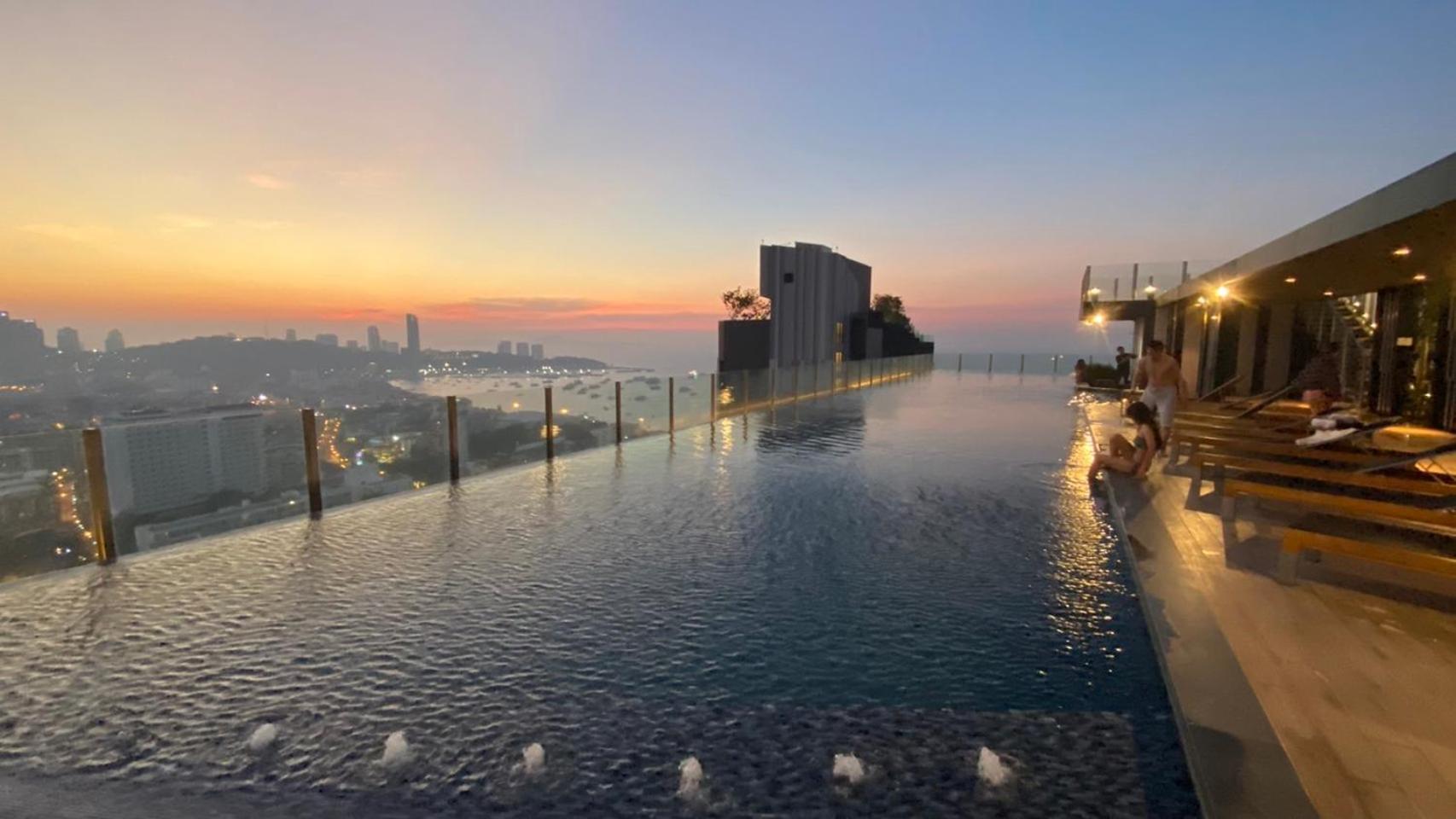 The Base Central Pattaya Quiet Room With Infinity Pool & Free Netflix ภายนอก รูปภาพ